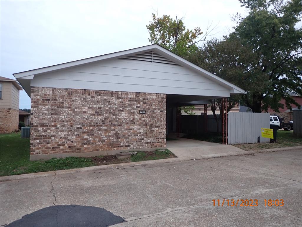 200 Rampart Drive Property Photo 2
