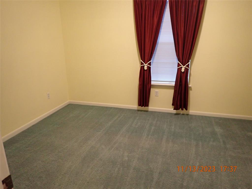 200 Rampart Drive Property Photo 4