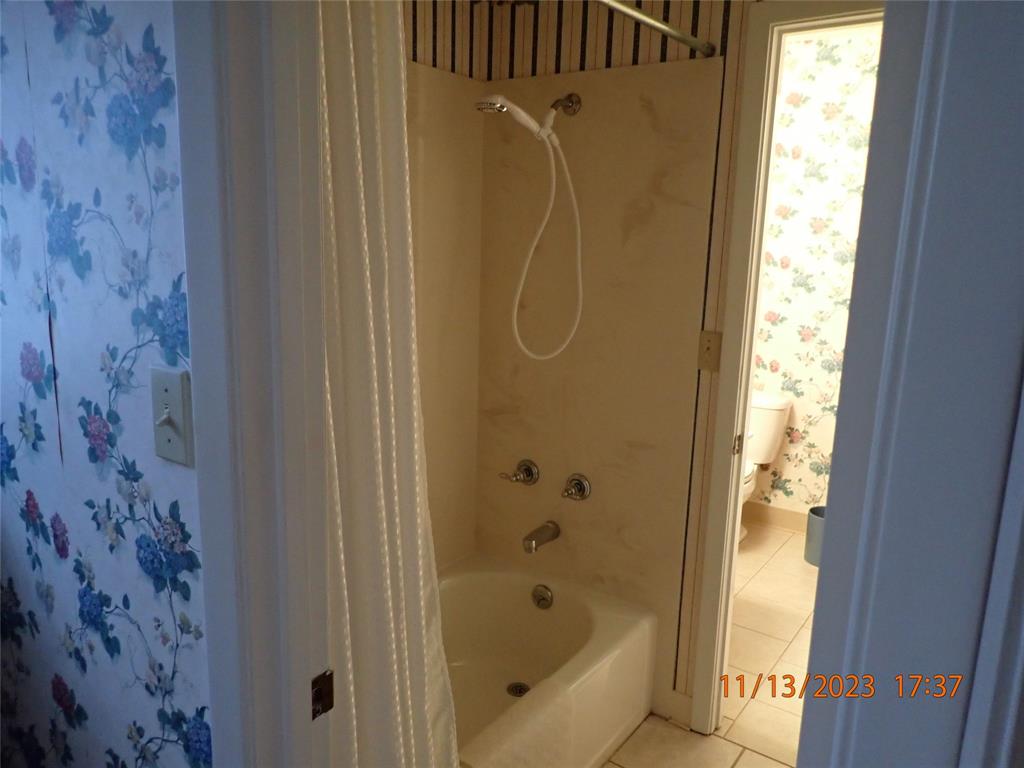 200 Rampart Drive Property Photo 8