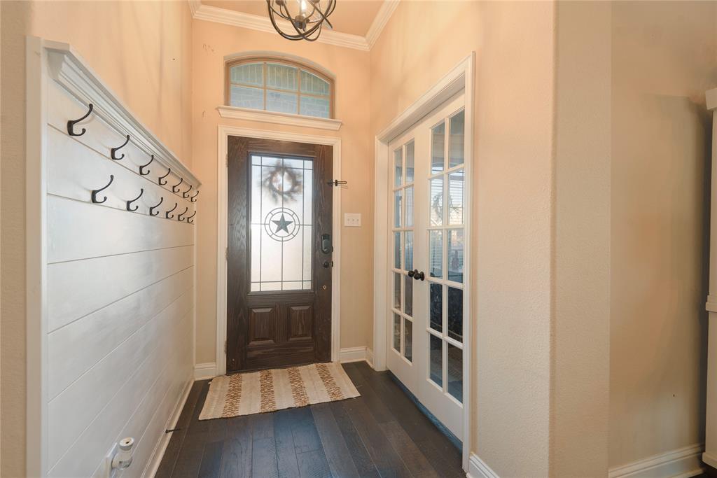 1109 Colonial Drive Property Photo 2