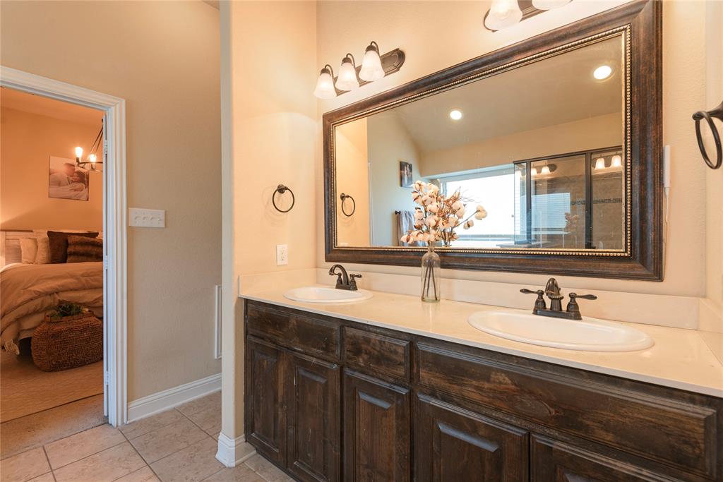 1109 Colonial Drive Property Photo 11