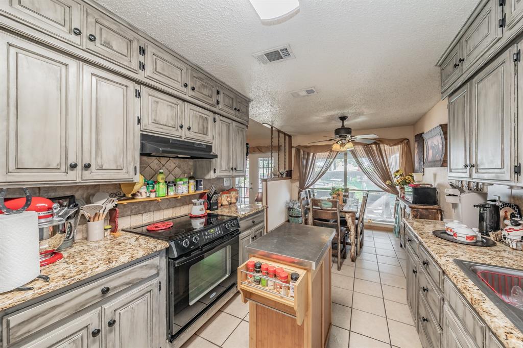 113 Hankins Drive Property Photo 4