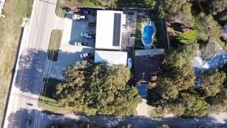 904 Southeast Parkway Property Photo 2
