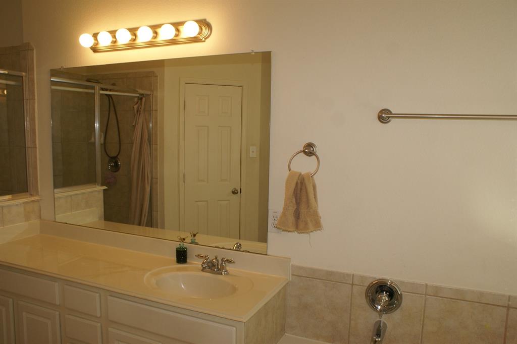 8004 Peacock Lane Property Photo 14