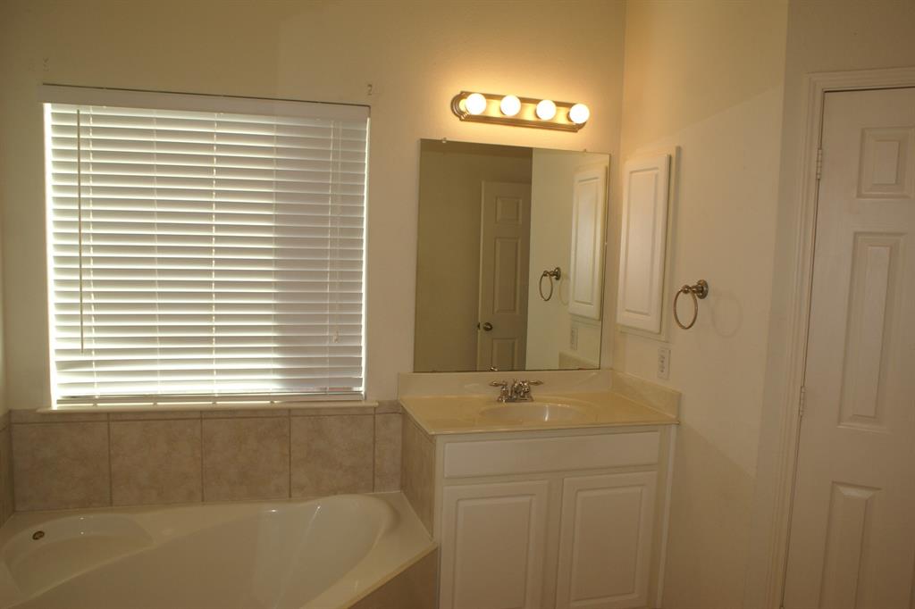 8004 Peacock Lane Property Photo 15