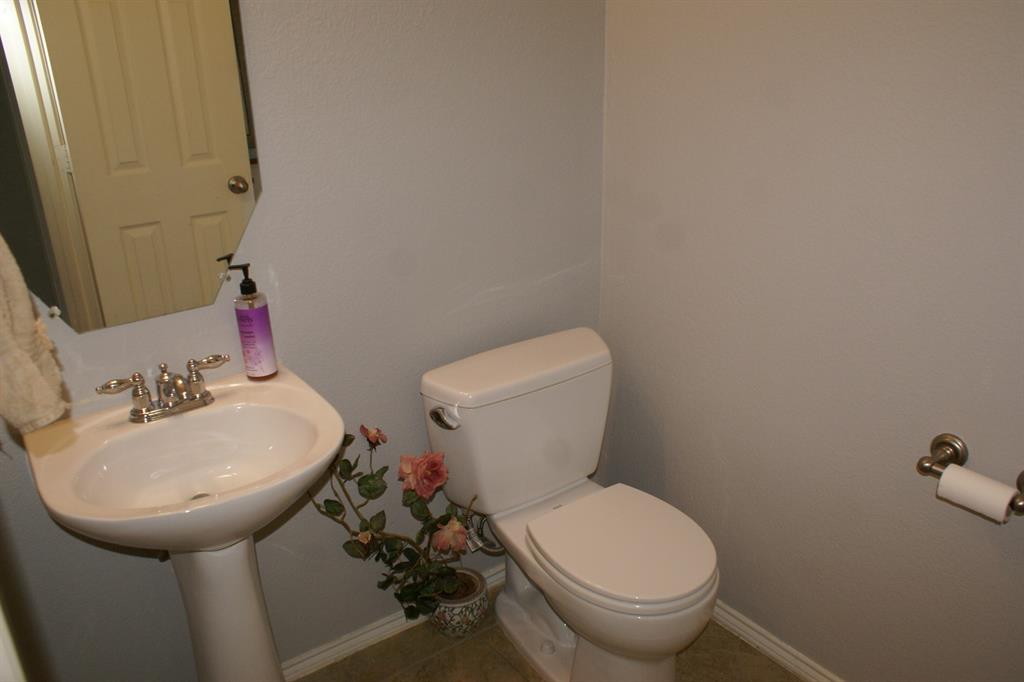 8004 Peacock Lane Property Photo 17