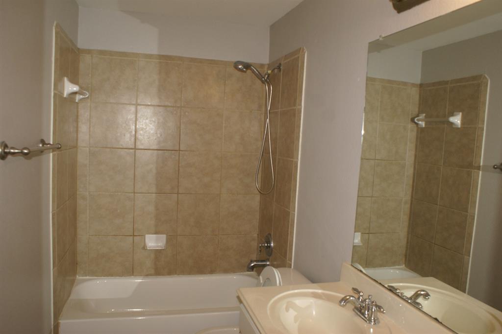 8004 Peacock Lane Property Photo 23