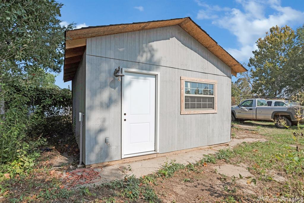 4209 Greenwood Road Property Photo 6