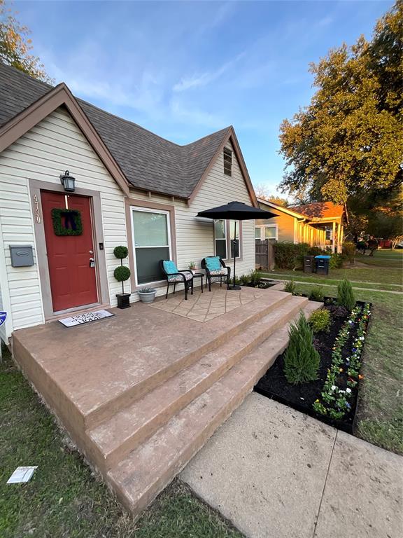 4730 Calmont Avenue Property Photo 4