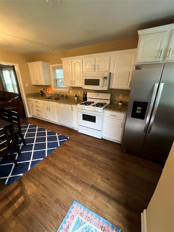 4730 Calmont Avenue Property Photo 9