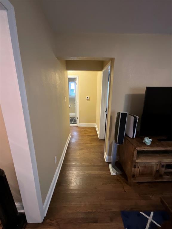 4730 Calmont Avenue Property Photo 10