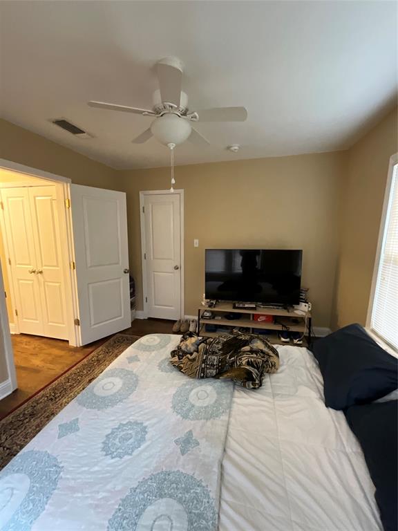 4730 Calmont Avenue Property Photo 12