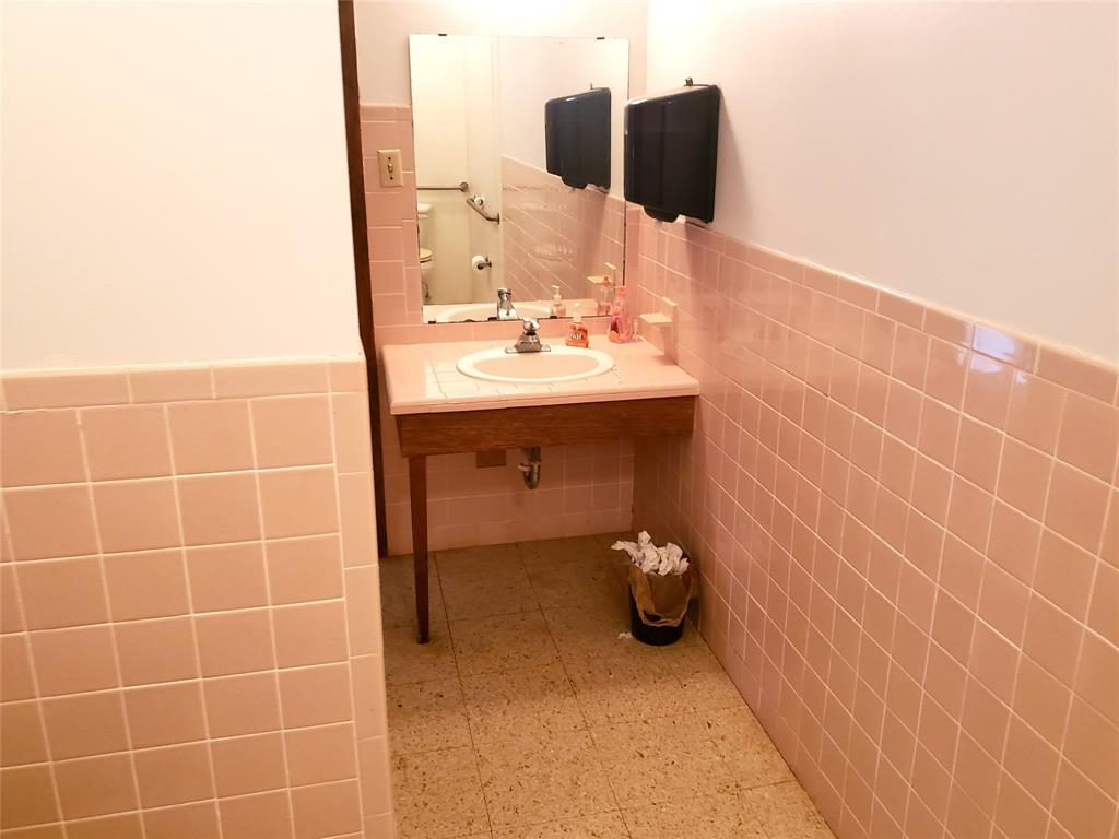 923 Main Street Property Photo 11