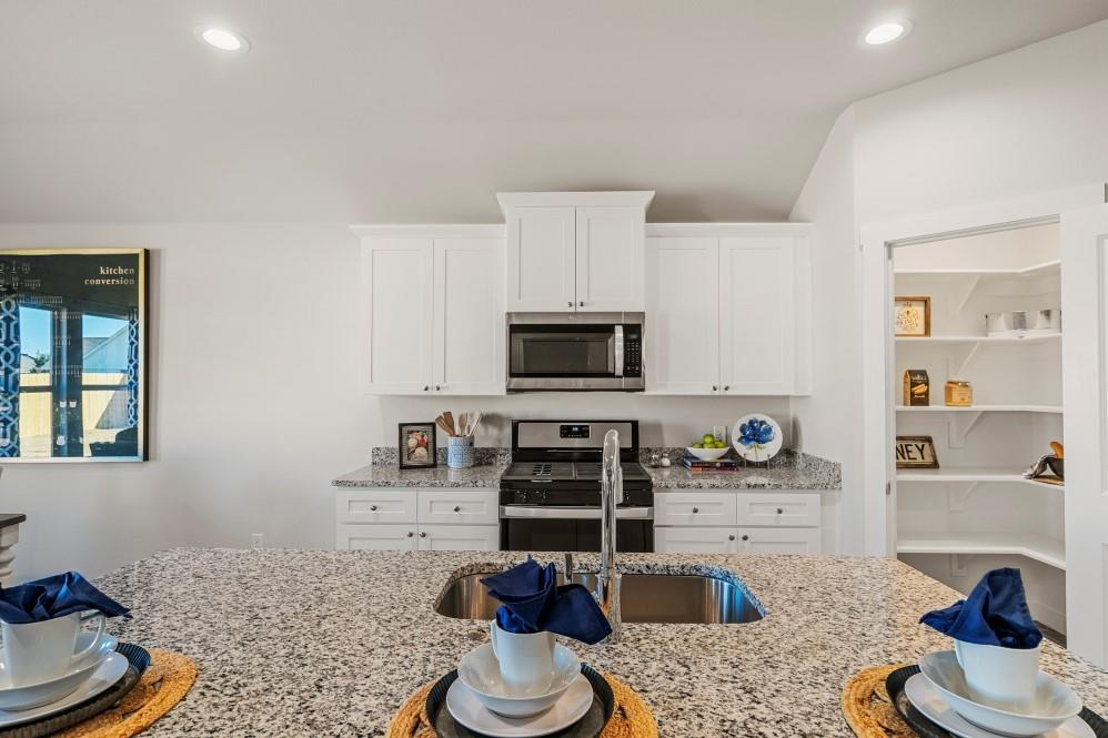 815 Waterford Way Property Photo 6