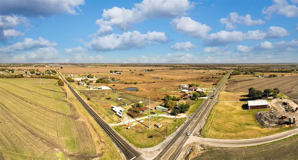 9 Fm 6 Property Photo 11