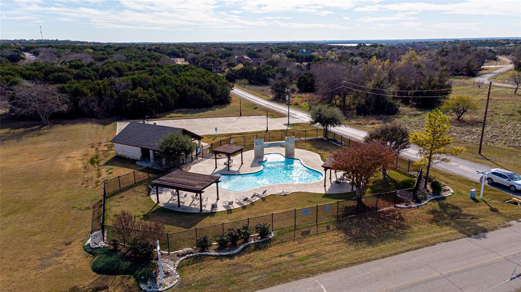 33028 Woodcrest Drive Property Photo 11