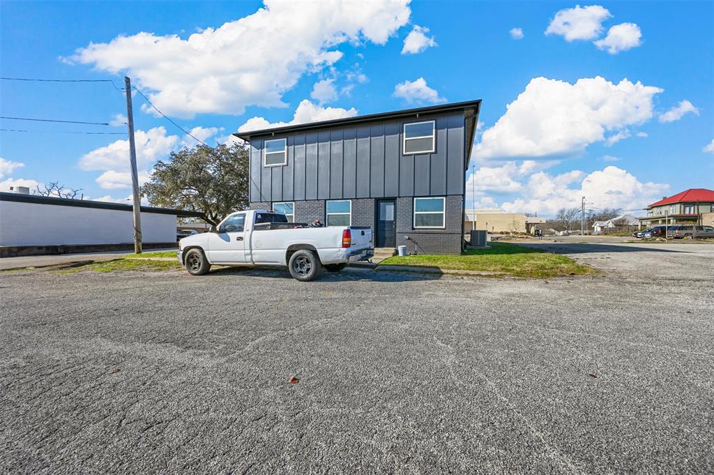 2815 Wesley Street Property Photo 3