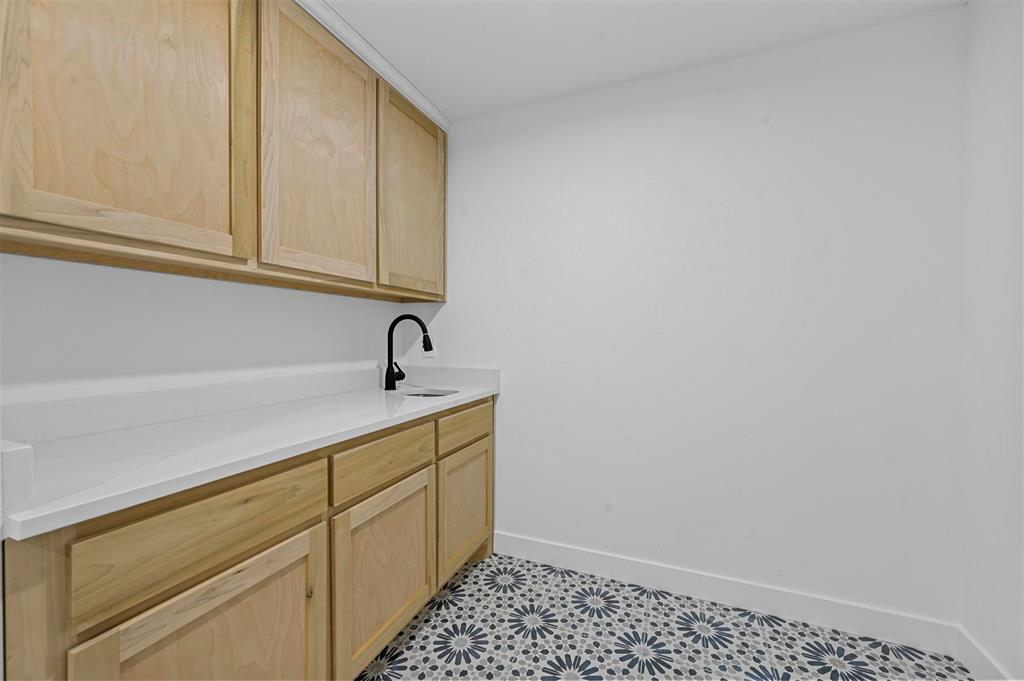 2815 Wesley Street Property Photo 14