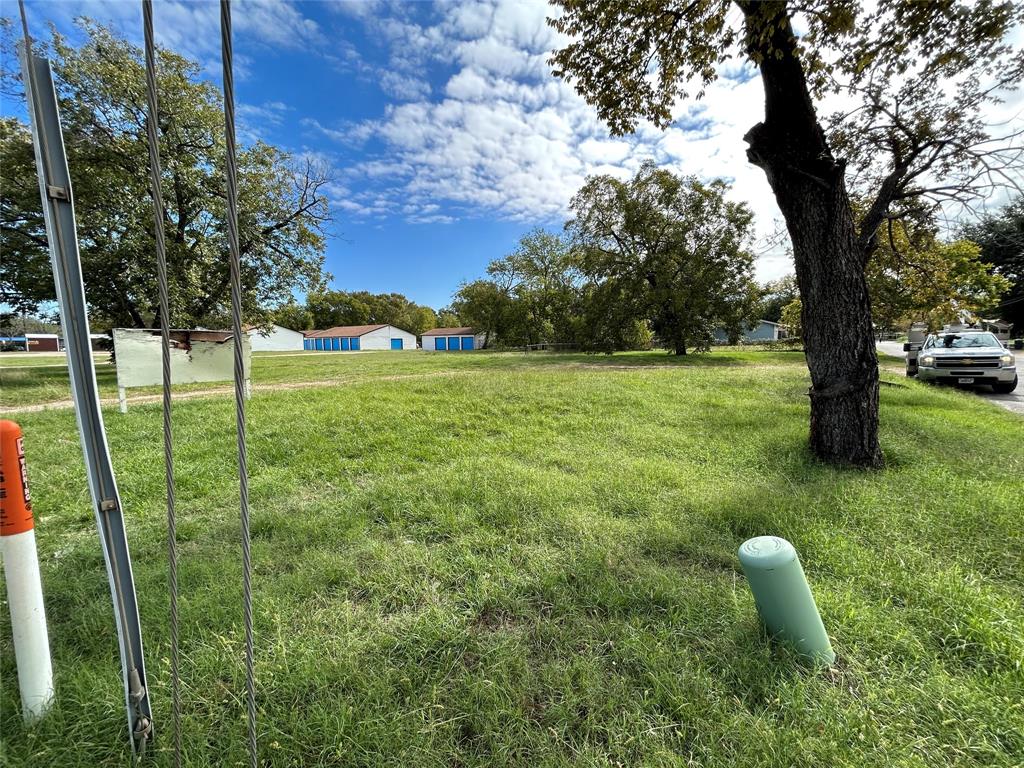 414 E Royall Boulevard Property Photo 12
