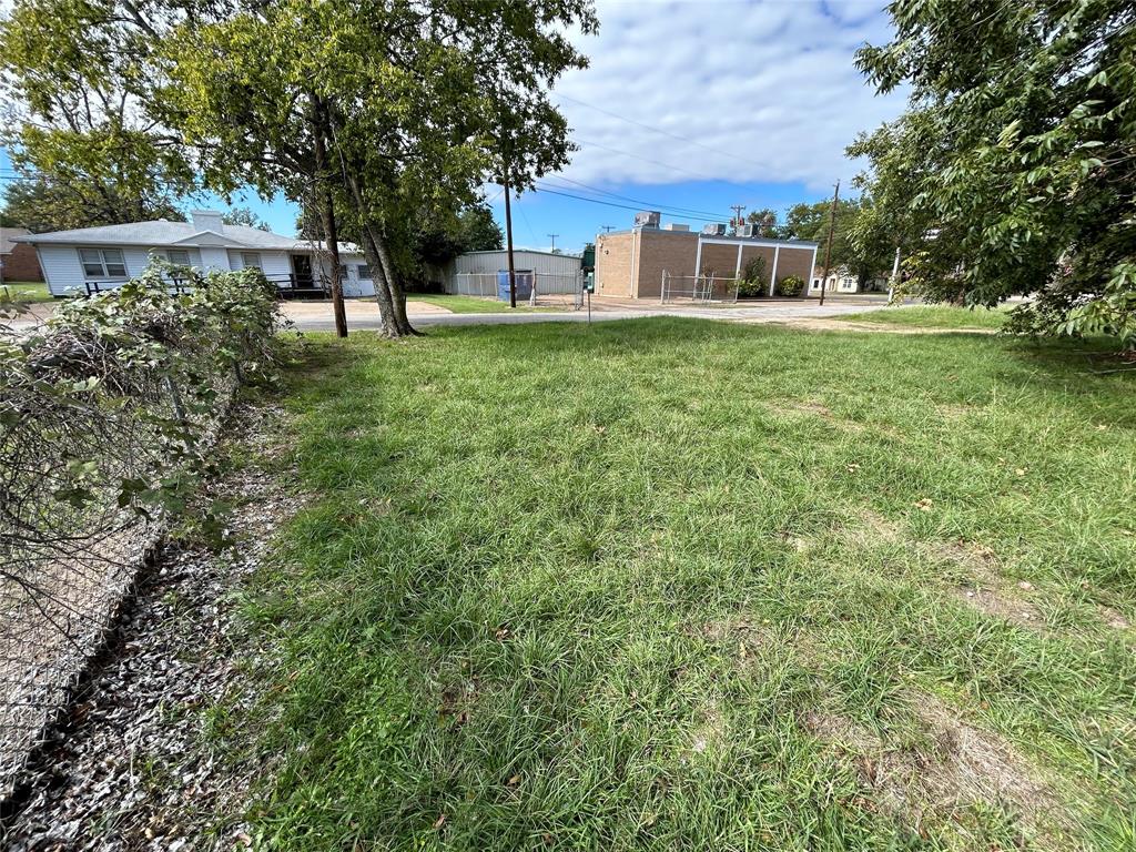 414 E Royall Boulevard Property Photo 16