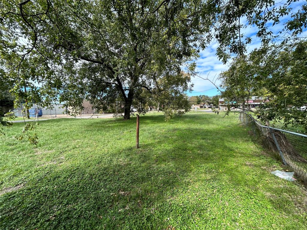 414 E Royall Boulevard Property Photo 18