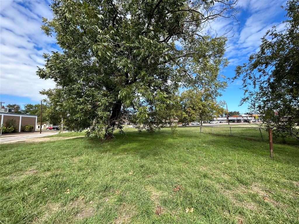 414 E Royall Boulevard Property Photo 22