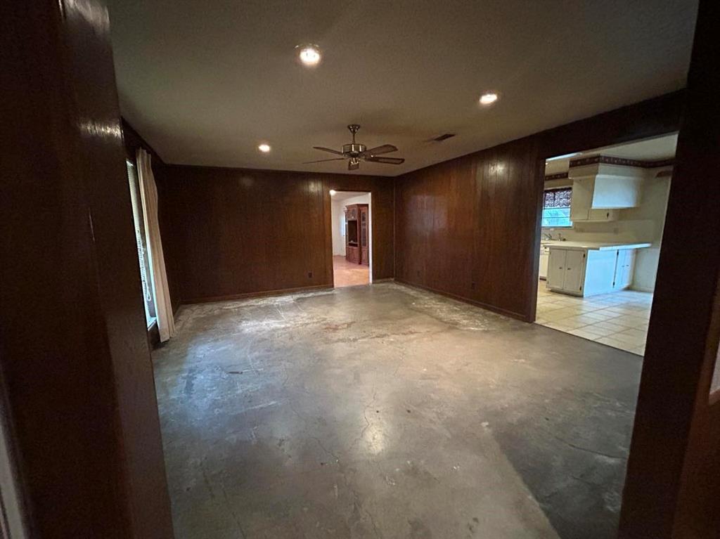 4589 N State Highway 121 Property Photo 10