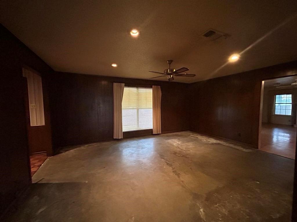 4589 N State Highway 121 Property Photo 11