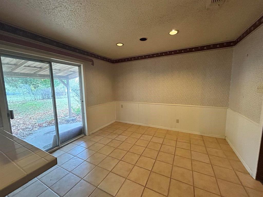 4589 N State Highway 121 Property Photo 13