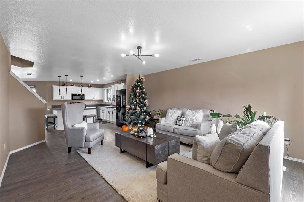 9212 Curacao Drive Property Photo 3