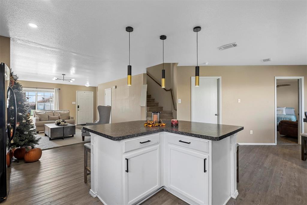 9212 Curacao Drive Property Photo 10
