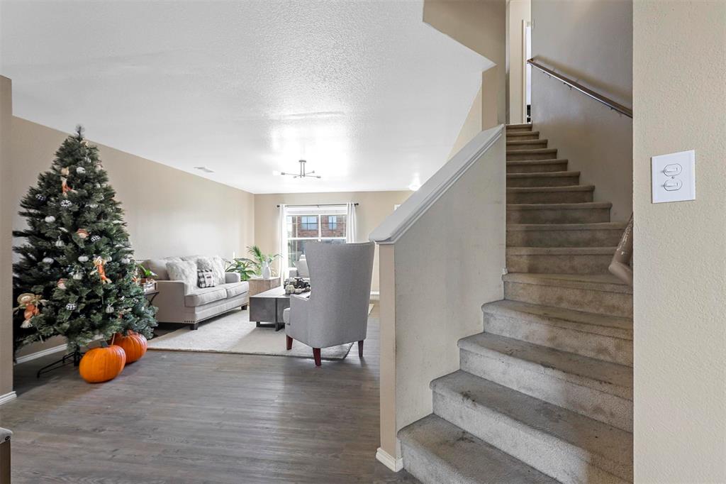 9212 Curacao Drive Property Photo 18