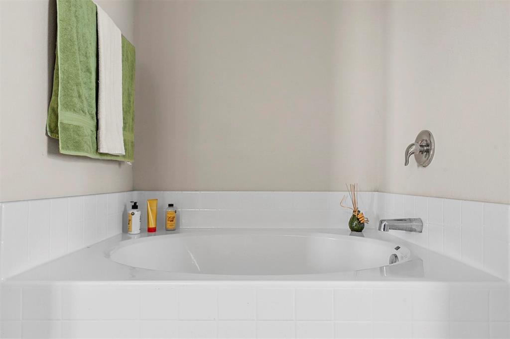 9212 Curacao Drive Property Photo 30