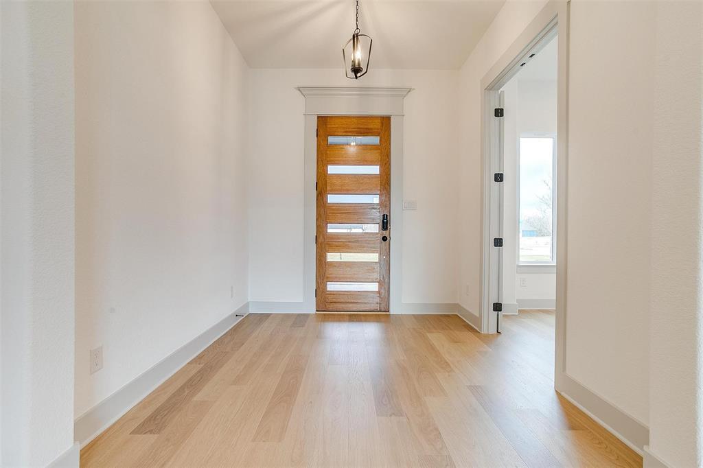 1120 Northern Way Property Photo 4