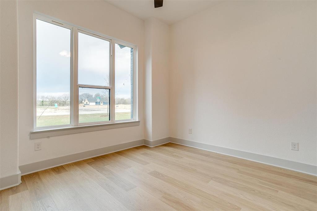 1120 Northern Way Property Photo 5