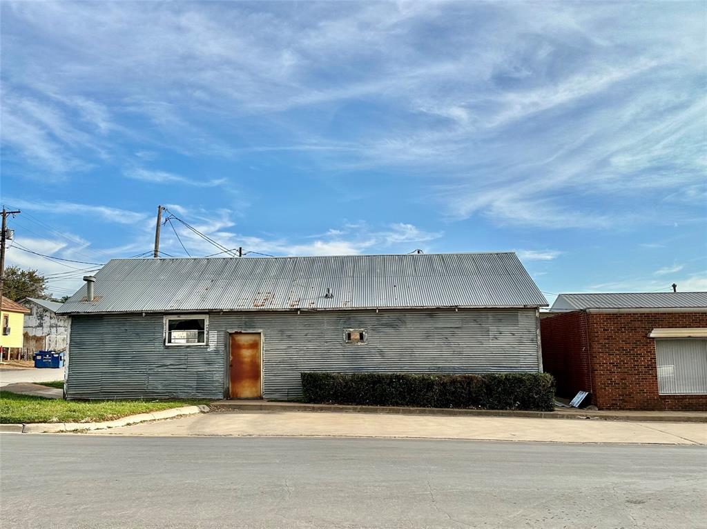 400 Echo Street Property Photo 1