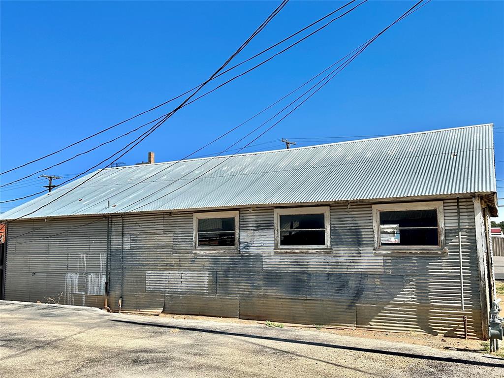 400 Echo Street Property Photo 4