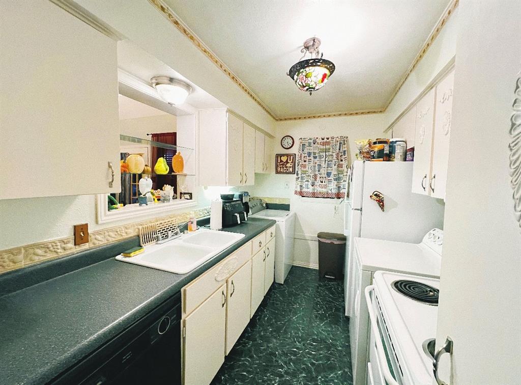 5614 Marina Drive Property Photo 7