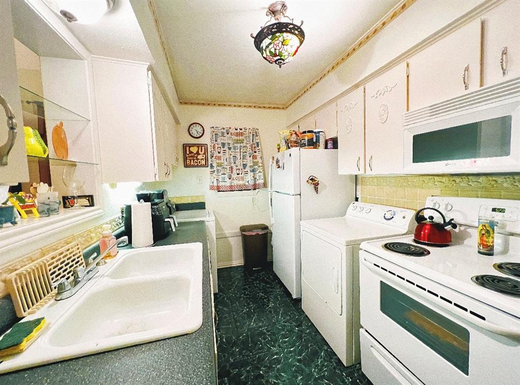 5614 Marina Drive Property Photo 8