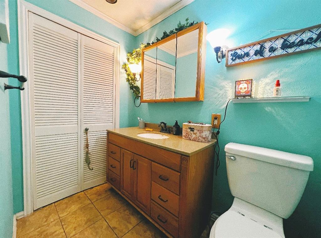 5614 Marina Drive Property Photo 9