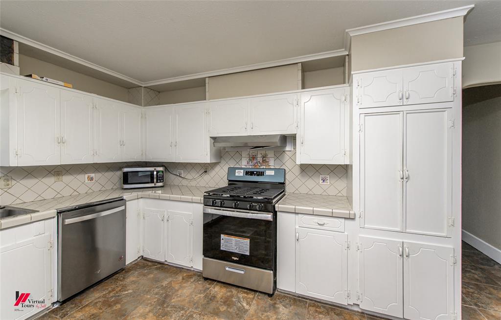 3203 Edson Boulevard Property Photo 4