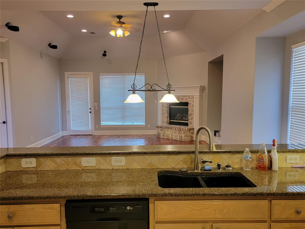 1613 Roma Lane Property Photo 3