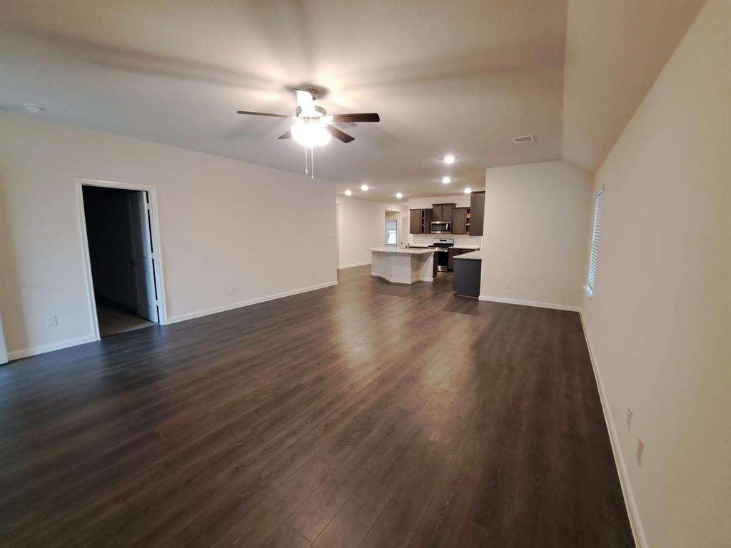 605 Spur Ridge Property Photo 3
