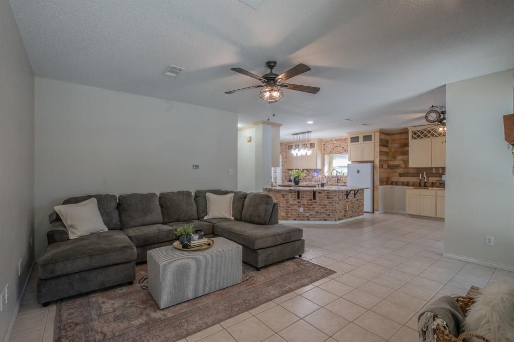 5709 Forrest Green Court Property Photo 8