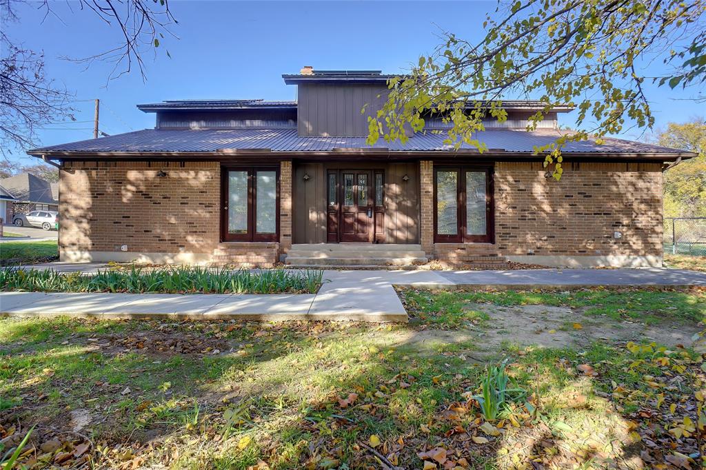 307 S Trenchard Street Property Photo 1