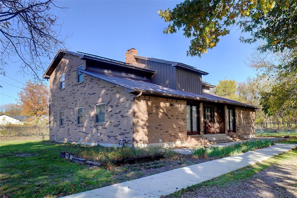 307 S Trenchard Street Property Photo 2