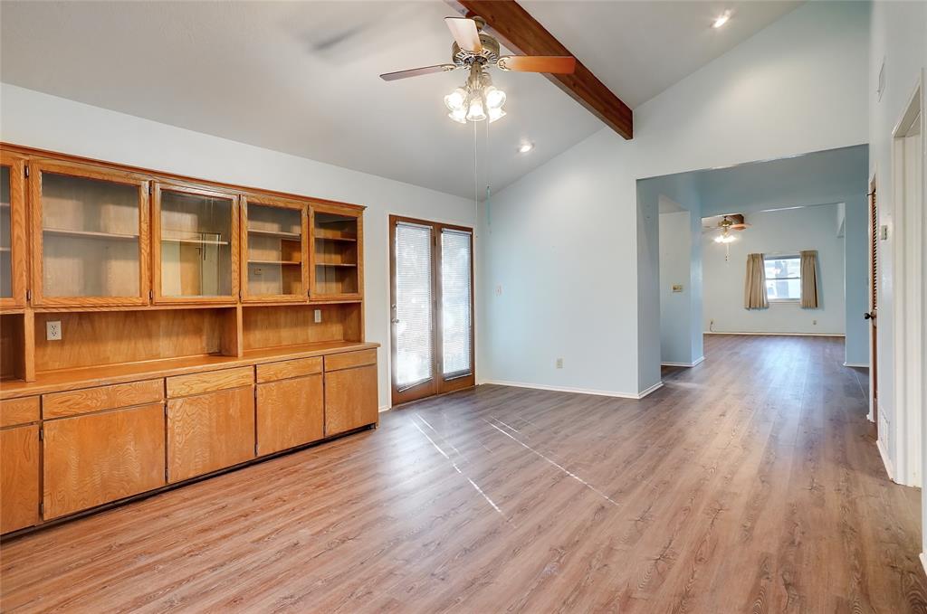 307 S Trenchard Street Property Photo 7