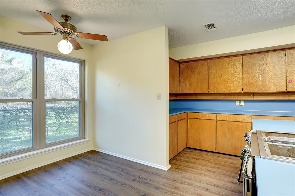 307 S Trenchard Street Property Photo 10