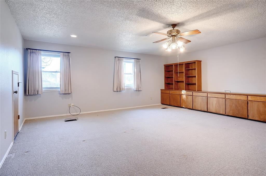 307 S Trenchard Street Property Photo 18