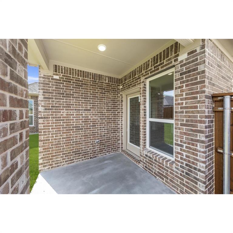 6226 Lake Brook Drive Property Photo 6
